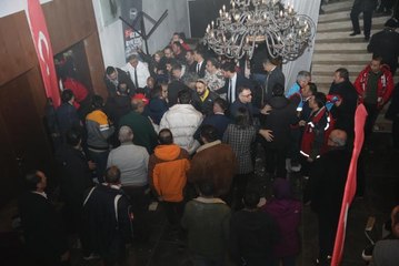 Sarıkamış şehitlerini anma etkinliğinde salonun tavanı çöktü (5)