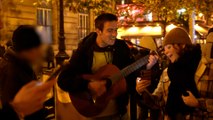 «Ça nous fait oublier qu’on est à la rue» : cette maraude parisienne fait chanter les sans-abri