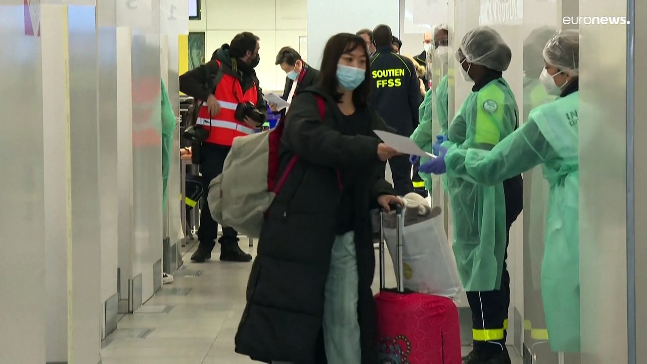 Braccio di ferro Ue-Cina sul Covid: i Paesi europei potrebbero imporre un test prima della partenza