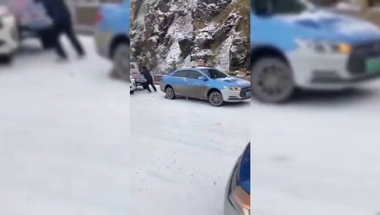 Snow Car Crash Compilations #71 Winter Driving Fails 2023