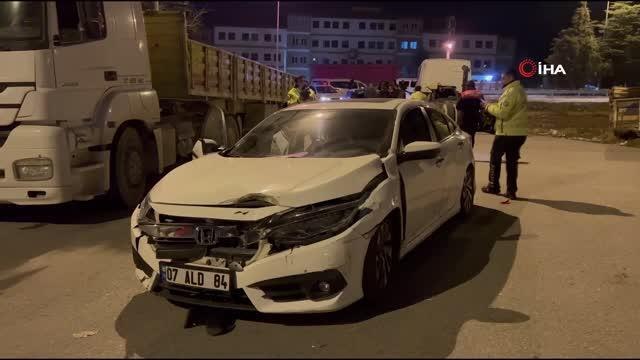 'Dur' İhtarına uymayan alkollü sürücüsü polise çarpıp kaçtı