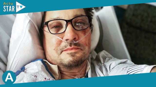 Jeremy Renner se filme en soins intensifs : mal en point mais bien chouchouté après son terrible acc
