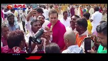 Former Indian Cricketer VVS Laxman Visits Tirumala Temple , Fans Taking Selfies _  V6 Teenmaar