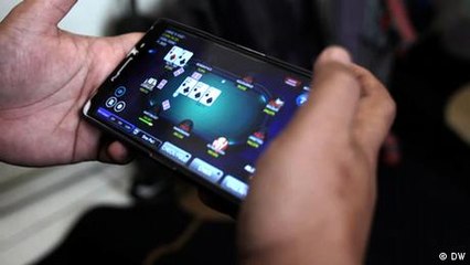Indonesia Faces Challenges Enforcing Online Gambling Ban 🚫