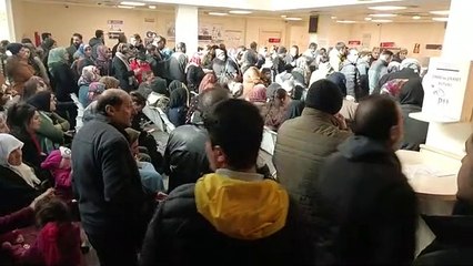 Van'da PTT şubelerinde izdiham yaşanıyor!