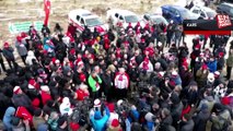 Kars'a akın eden binlerce kişi Sarıkamış şehitleri için yürüdü