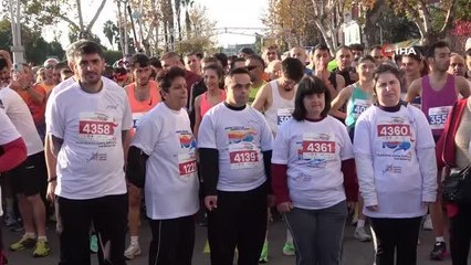 Çiftetellili maraton... Uluslararası Adana Kurtuluş Yarı Maratonu renkli görüntülere sahne oldu