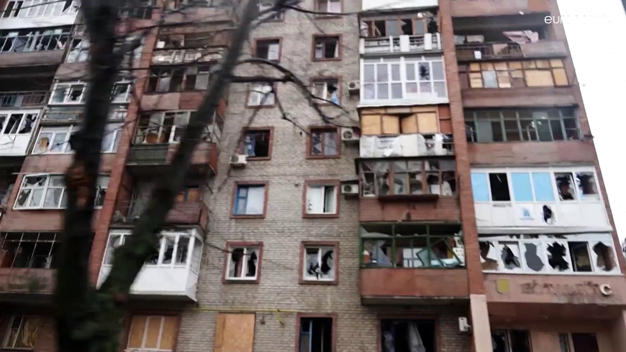 Fighting rages on in eastern Ukraine despite Putin's 36-hour ceasefire order