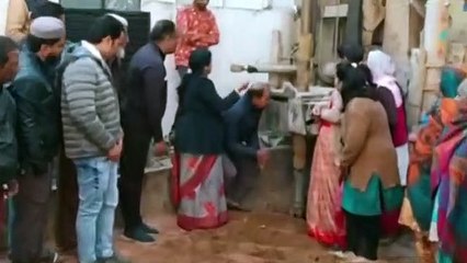 सालों पुरानी समस्या हुई दूर तो लोगों ने यूं जताई खुशी... देखिए