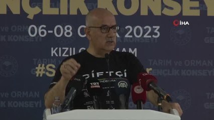 Bakan Kirişci ve eşi Hanife Kirişci Kızılcahamam'da gençlerle bir araya geldi