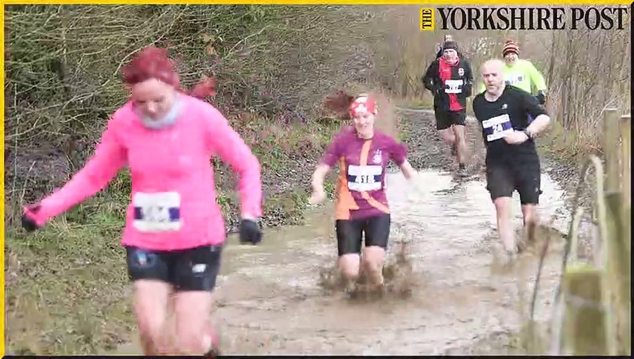Temple Newsam Ten runners tackle puddle of doom video Dailymotion