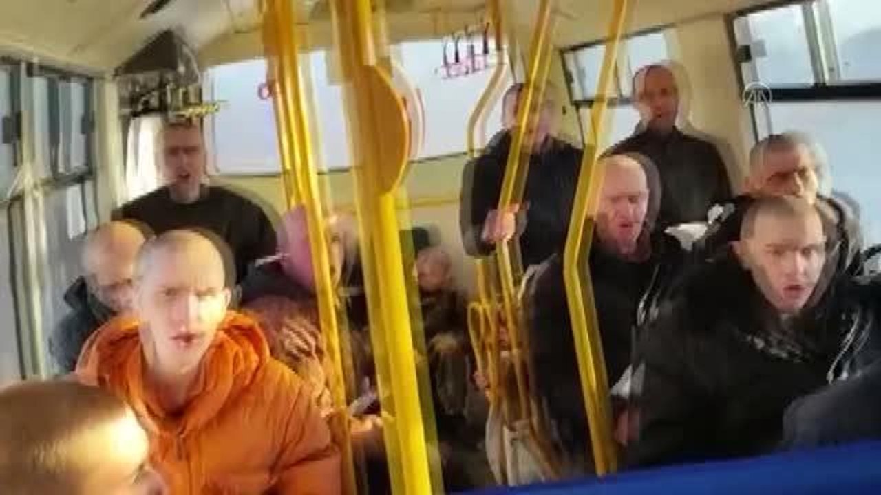 Ukrayna ile Rusya arasında yapılan esir değişiminde 100 asker serbest bırakıldı