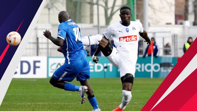 Ngeri! Aksi Tendangan 'Kungfu' Eric Bailly Bikin Lawan Terkapar Masuk Rumah Sakit