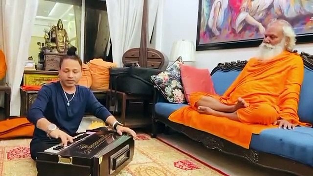 kailash kher ne gaya apne guru ji ke samne bahut hi payara bhajan