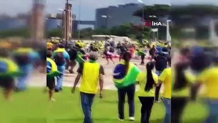 Brezilya’da Bolsonaro destekçileri Ulusal Kongre’yi bastı