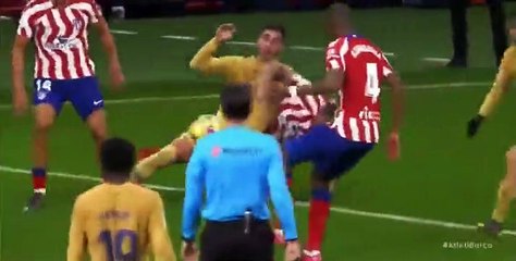 La lucha grecorromana de Ferran Torres y Savic en el Metropolitano / REDES