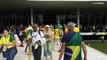Apoiantes de Bolsonaro invadem as sedes dos três poderes em Brasília