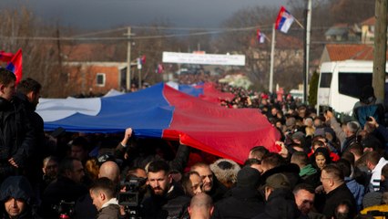 أكبر حزب صربي في كوسوفو ينظم مظاهرة جنوبي البلاد للتنديد بإصابة شخصين