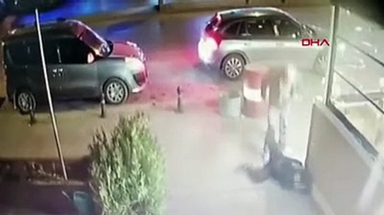 Kadına sokak ortasında tekme tokat dayak! Şikayetçi olmadı!