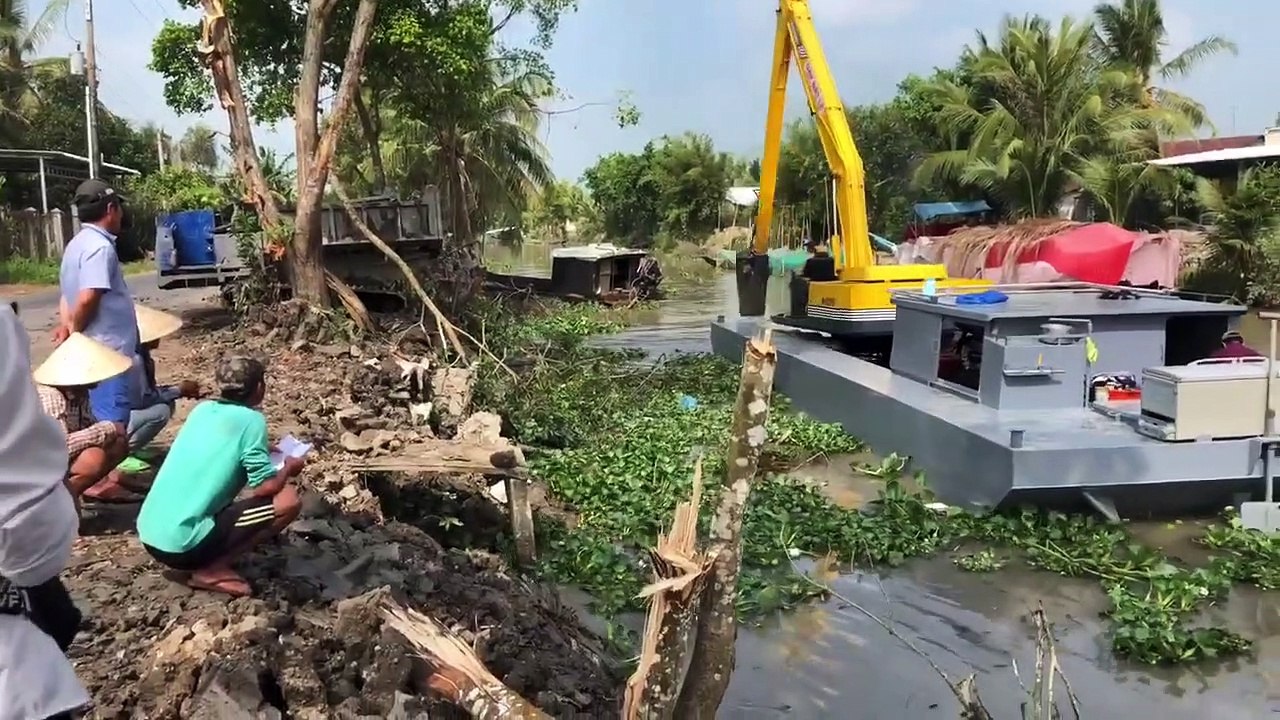 Excavator _ XE CUỐC 05 “CẦN DÀI” MÚC ĐẤT ĐỔ XE BEN(những góc quay chi tiết về xe