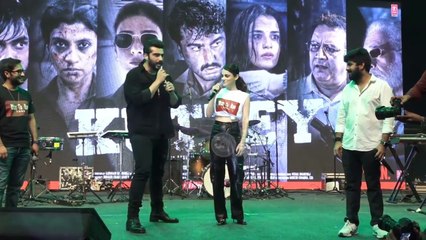 Arjun Kapoor's Epic Reply To Crowd As They Shout Malaika Arora's Name Loudly In Chorus