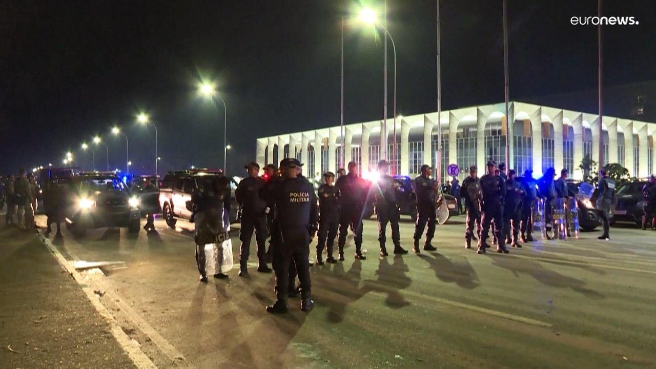 لولا وصفهم بـ"الفاشيين".. تنديد دولي باقتحام مقار السلطة في البرازيل