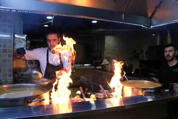 Kavanozda 8 ay saklanabiliyor, bir çok ülkeye gönderiliyor: Şifa deposu kelle paça