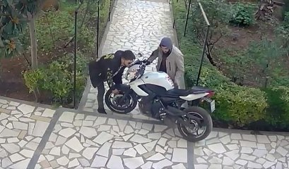 Eve yürüyerek gitmemek için motosikleti böyle çaldılar