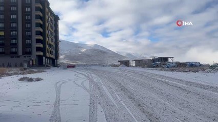 Erzurum güne karla uyandı