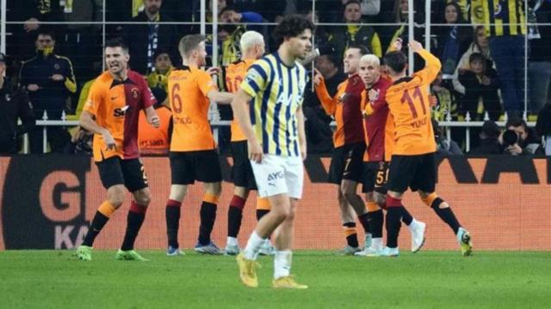 MAÇ ÖZETİ| Fenerbahçe Galatasaray 3-0 özet izle! GS- FB maç özeti izle!  Galatasaray- Fenerbahçe derbi özeti! - Dailymotion Video
