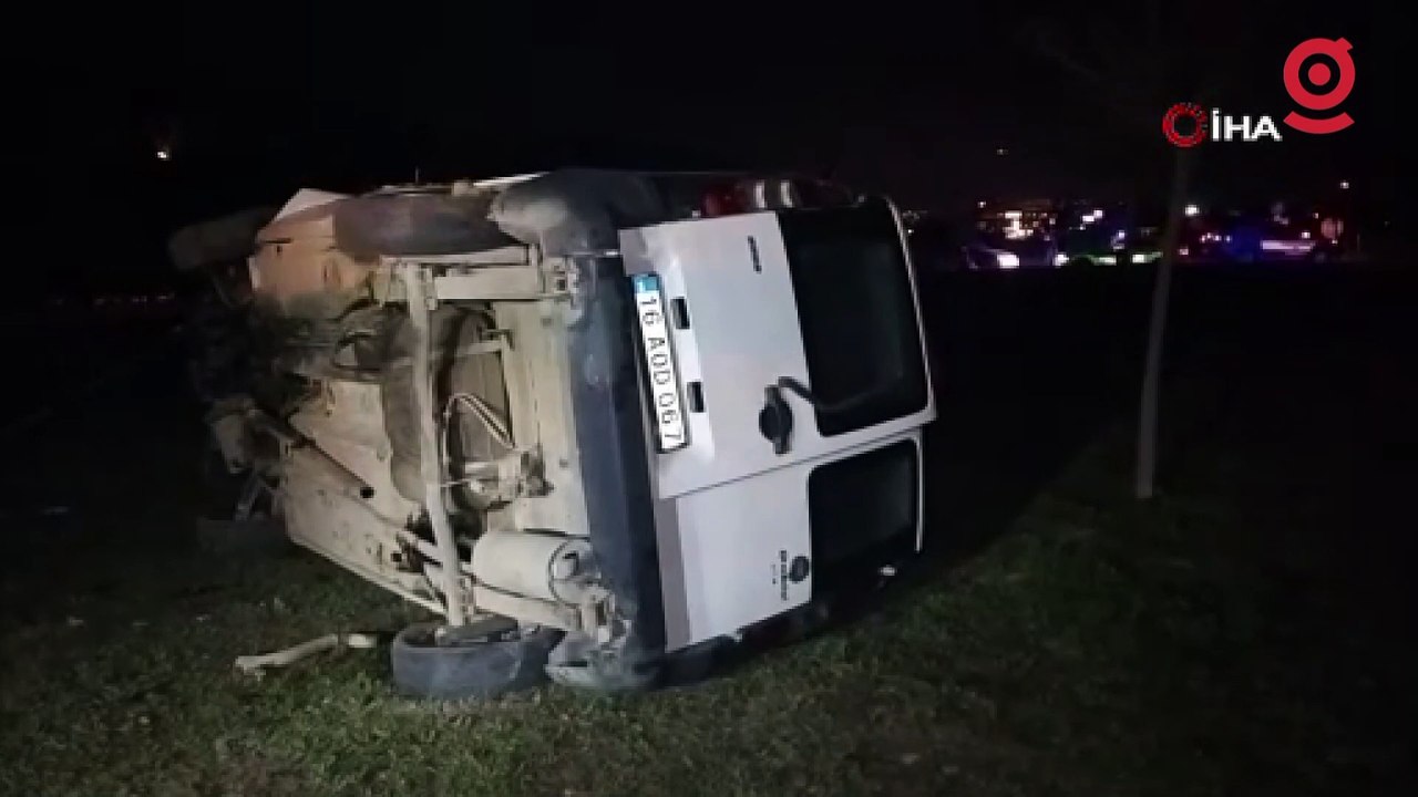 Takla atan araçtaki güvercin araç başından ayrılmadı