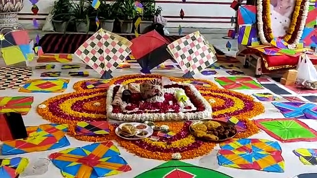 सवाई ईश्वरी सिंह की छतरी पर सजी पतंगों की झांकी