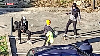 A Marseille, les habitants d'une cité située dans le 11e arrondissement se mobilisent contre l’installation d’un trafic de stupéfiants - Regardez