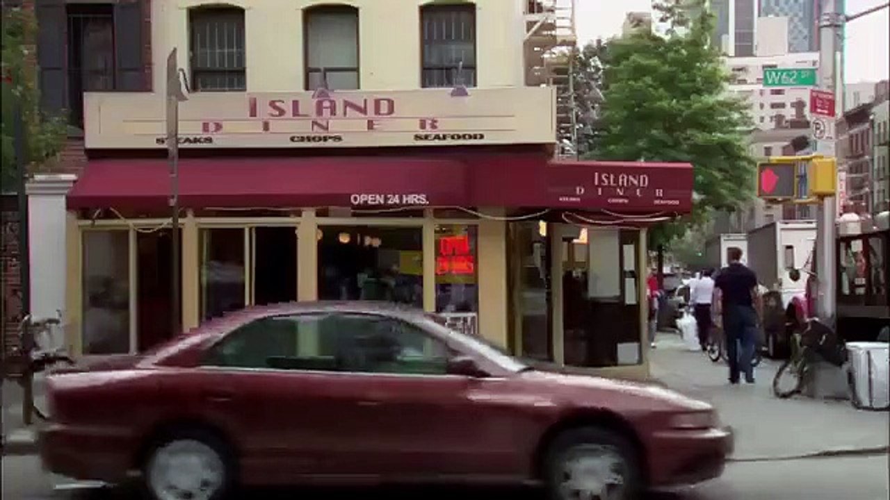Rules of Engagement - Se3 - Ep01 - Russell's Secret HD Watch