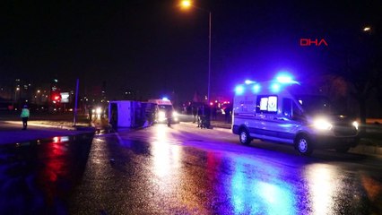 Servis minibüsü ile otomobil çarpıştı: 10 yaralı