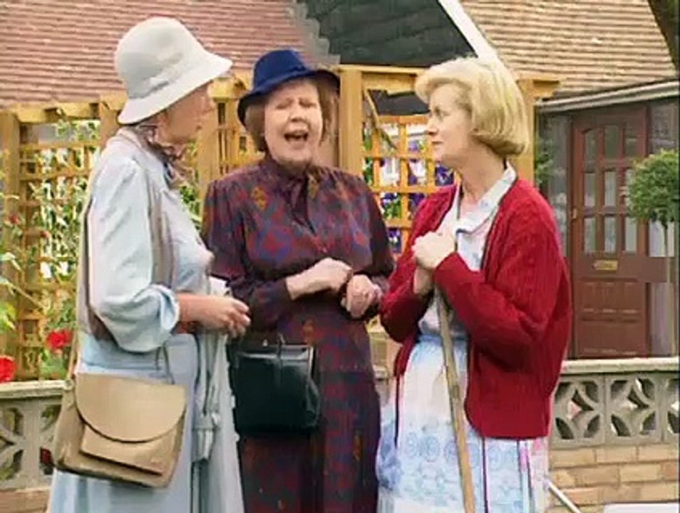 Keeping Up Appearances - Se1 - Ep05 HD Watch