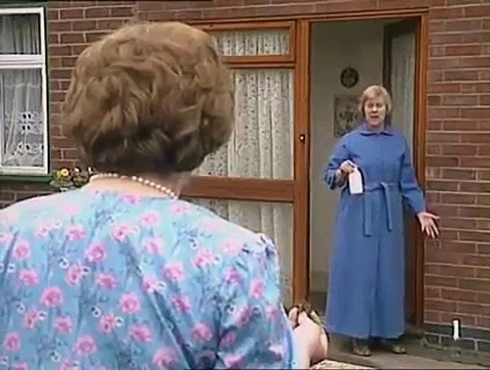 Keeping Up Appearances - Se2 - Ep02 HD Watch