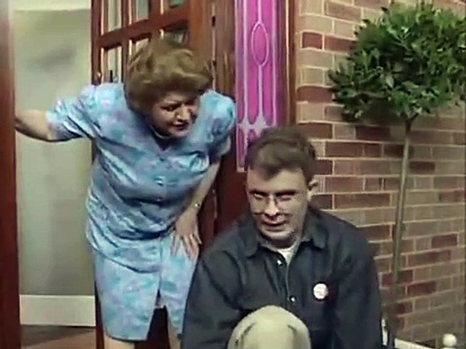 Keeping Up Appearances - Se2 - Ep05 HD Watch