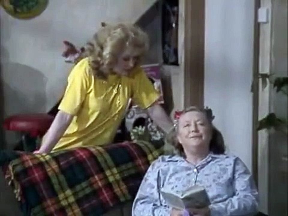 Keeping Up Appearances - Se2 - Ep07 HD Watch
