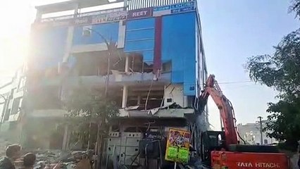 जयपुर में चंद सैकंड में ताश के पत्तों की तरह धराशाही हुई पांच मंजिला इमारत