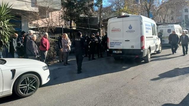 İstanbul'da kan donduran olay! 2 genç kız evde ölü olarak bulundu, intihar eden erkek ise hastaneye kaldırıldı