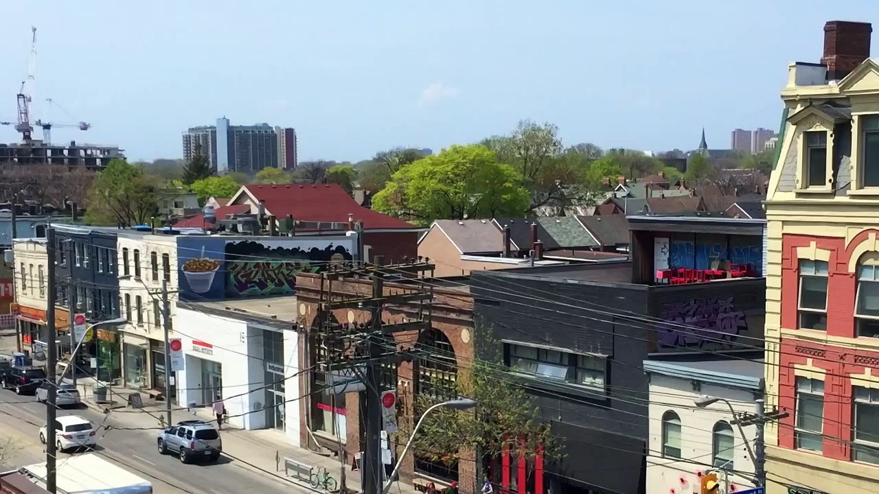 Baroness von Sketch Show - Se5 - Ep11 - Women Love Breadcrumbs HD Watch