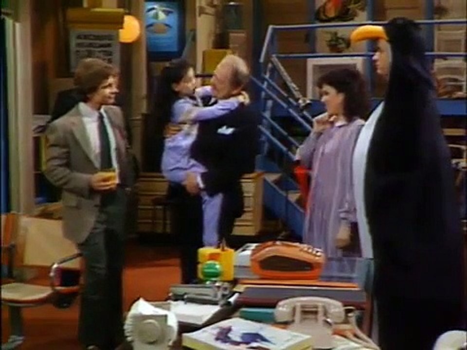 Bosom Buddies - Se2 - Ep10 HD Watch