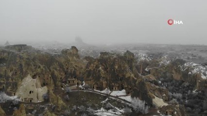 Sisin etkili olduğu Kapadokya'da uçak ve balon uçuşları iptal edildi