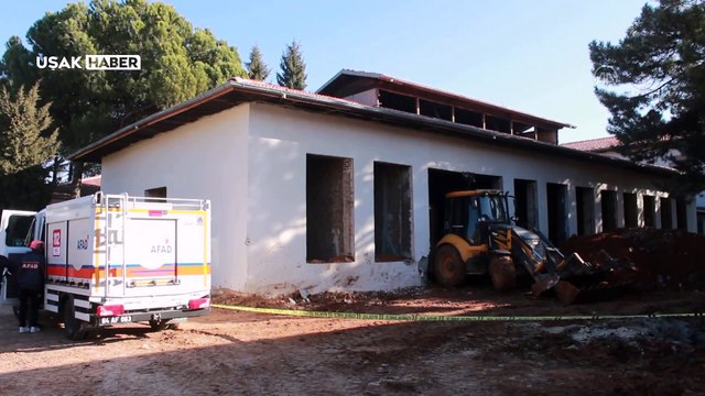 Uşak'ta bir inşaatta göçük altında kalan 2 kişi kurtarıldı