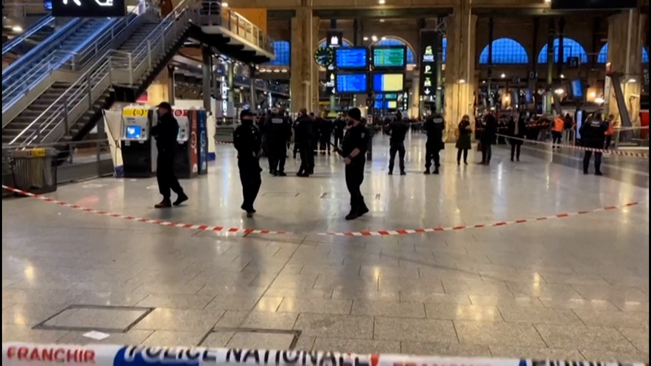 Gare du Nord : des policiers maîtrisent un homme qui avait fait 6 blessés à l'arme blanche