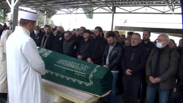 Tekirdağ'da erkek arkadaşı tarafından öldürülen genç kız son yolculuğuna uğurlandı