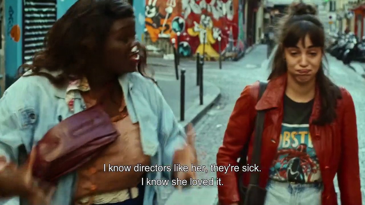 Zwischen den Wellen Trailer OmeU