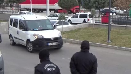 Karaman'da telefon işletmecisi anneyi bıçakla yaralayıp oğlunu öldüren zanlı tutuklandı