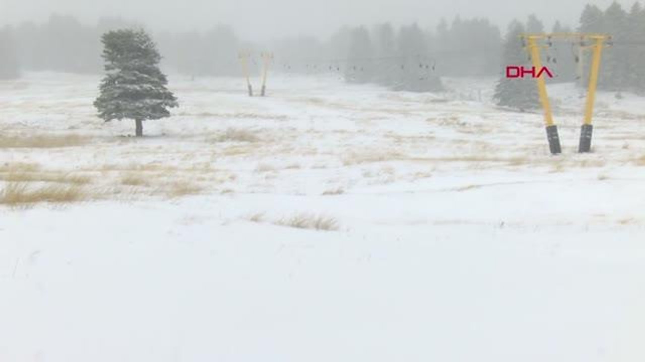 ULUDAĞ'DA KAR YAĞIŞI; KAR KALINLIĞI 8 SANTİMETREYE ULAŞTI